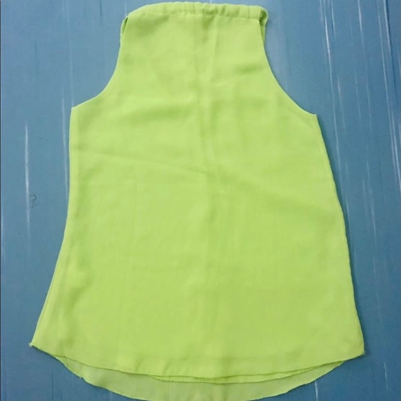 Green top - Picture 2 of 2